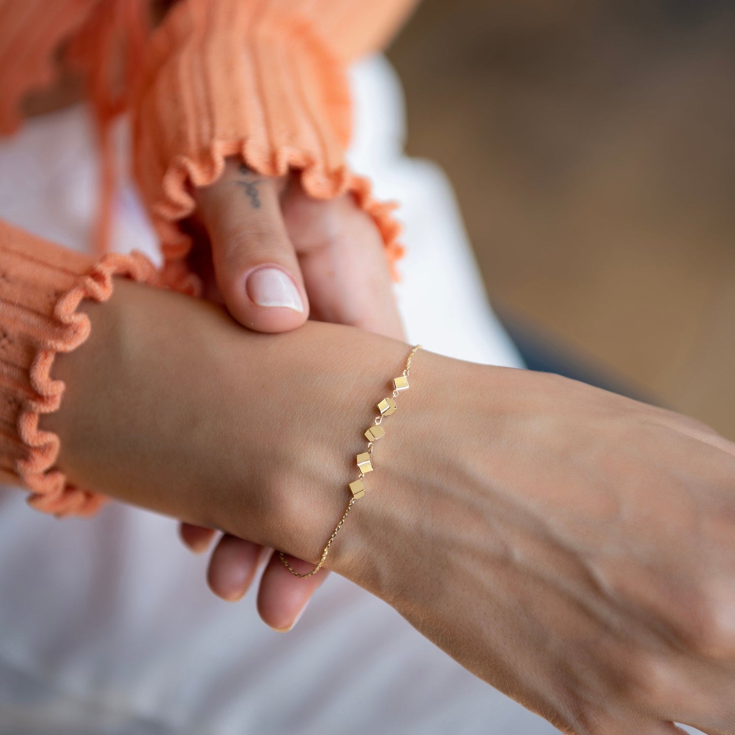 Pulsera Gravity Row Cube Oro