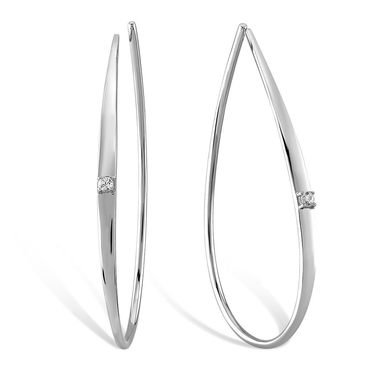 Pendientes de oro con chispa blanca