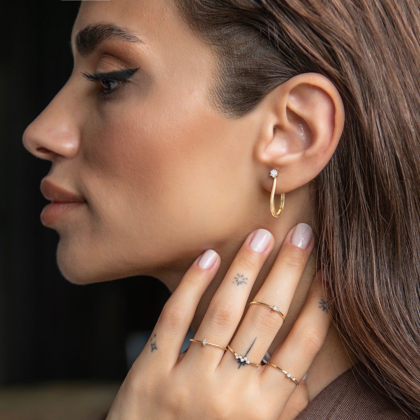Pendientes de aro dorados brillantes Horizon