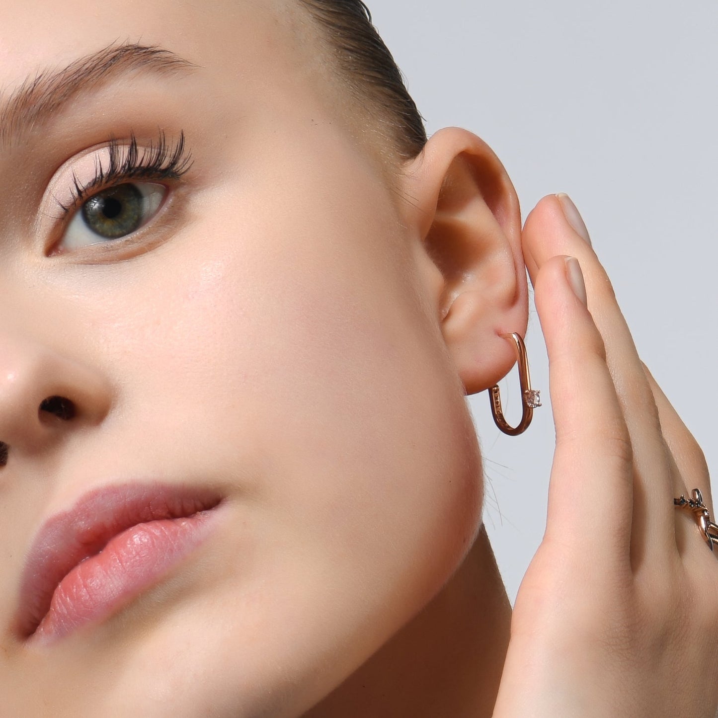 Pendientes de aro dorados brillantes Horizon