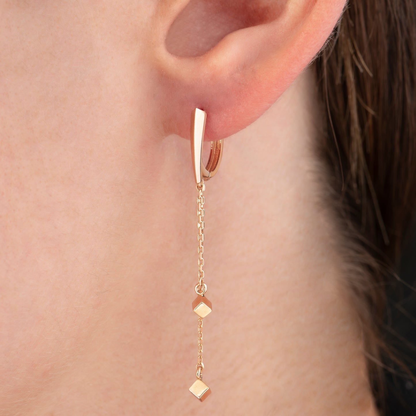 Gravity Shine Cube Gold Earring