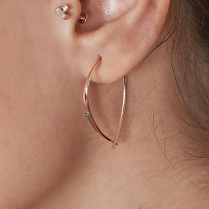 Pendientes de oro con chispa azul